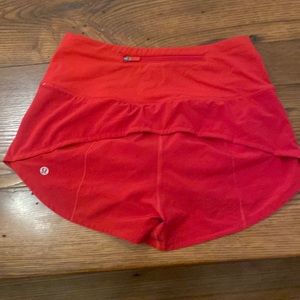 red lulu shorts